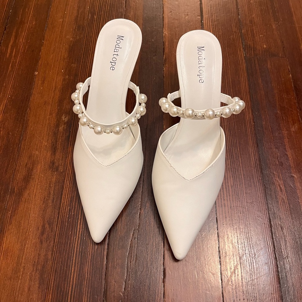 White Pointed Toe Heels - size 9